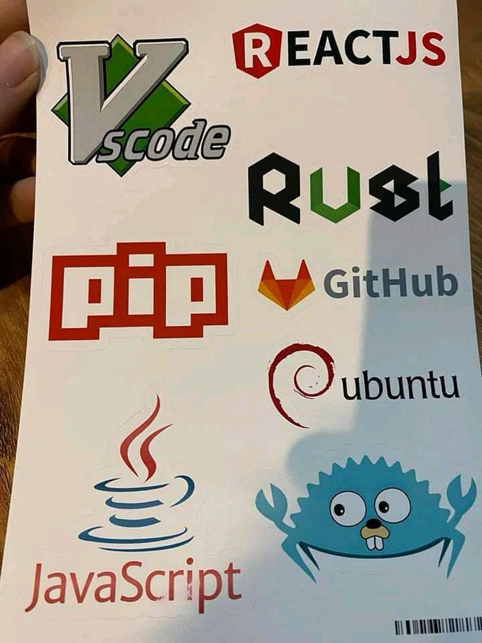 -    IT , , Reddit, Javascript, Ubuntu, React, Github, Rust
