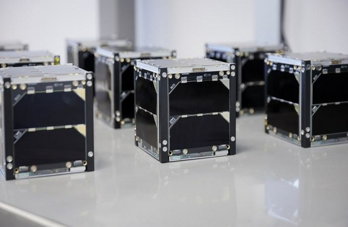 Спутники Tevel 2, которые были переданы в США для запуска. (кредит: RONEN HORESH/GPO)