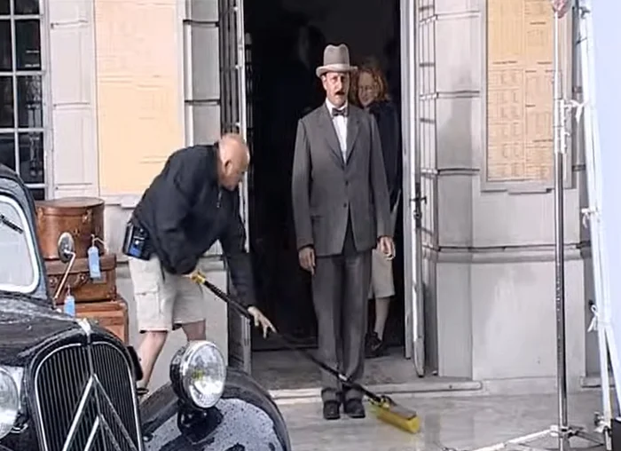 Как снимали сериал Пуаро Агаты Кристи: кадры со съемок и интересные факты Актеры и актрисы, Классика, Фото со съемок, Эркюль Пуаро, Дэвид Суше, Агата Кристи, Экранизация, Яндекс Дзен (ссылка), Ностальгия, Длиннопост