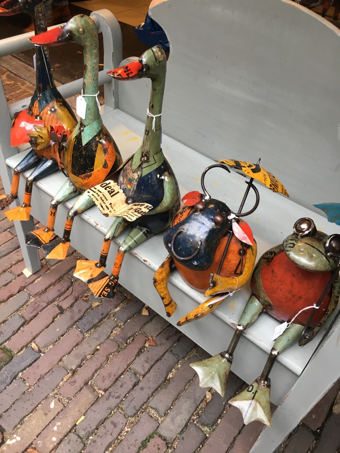 Сидят себе такие. Один из них точно распиздяй!