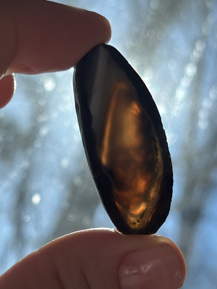 Второй камень после распила на просвет