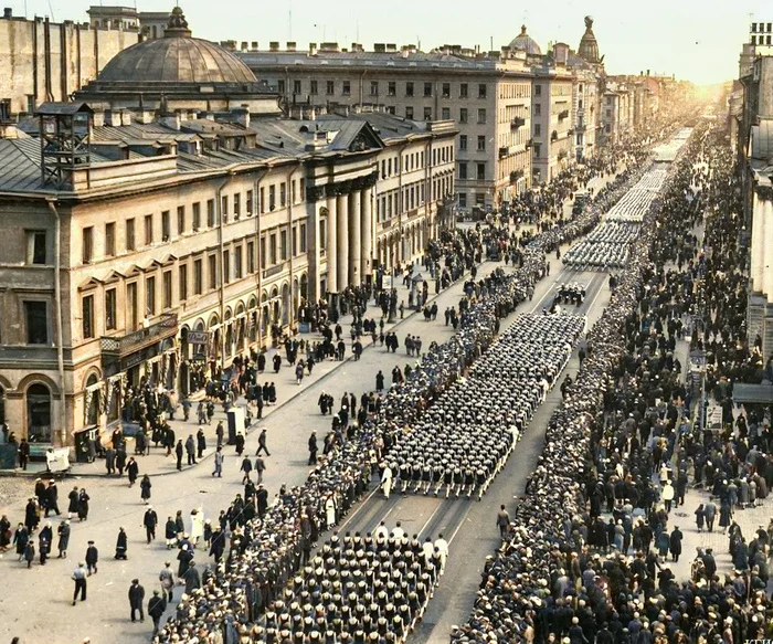 Жизнь Советского Ленинграда в 1930-е годы. 20 раскрашенных фотографий. Часть II Ленинградская область, Ленинград, Фотография, СССР, 1930-е, Историческое фото, История города, Старое фото, Колоризация, Длиннопост