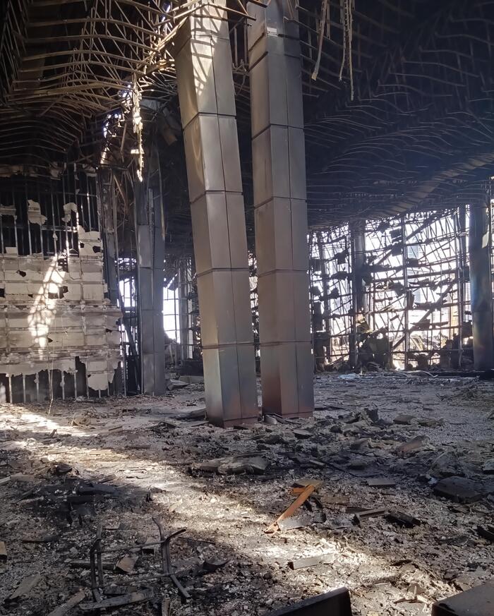 отм 24.500 холл зала 20. справа стена концертного зала.