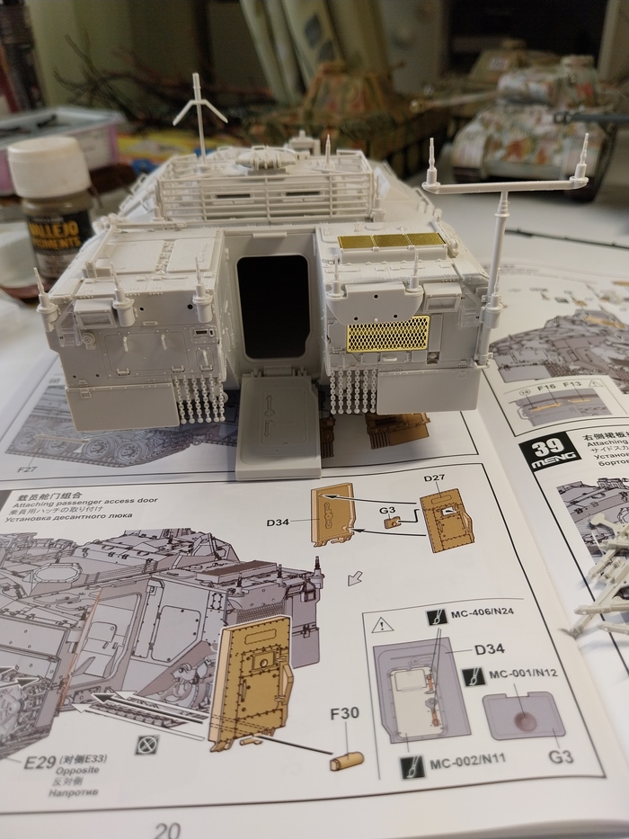 Кормовая дверь тоже рабочая.