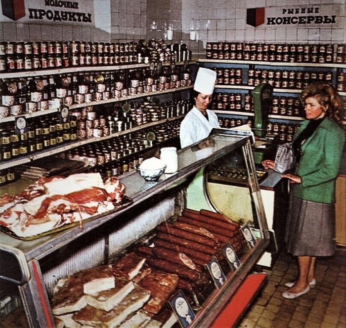 Так выглядел прилавок Советского магазина! Помните?