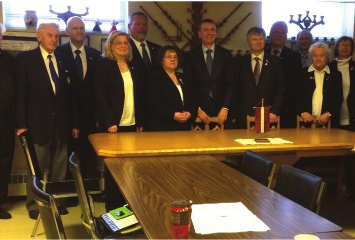 Министр иностранных дел Латвии на встрече с канадским отделением «Даугавас ванаги», второй слева — легионер СС Лаймонис Озолс.