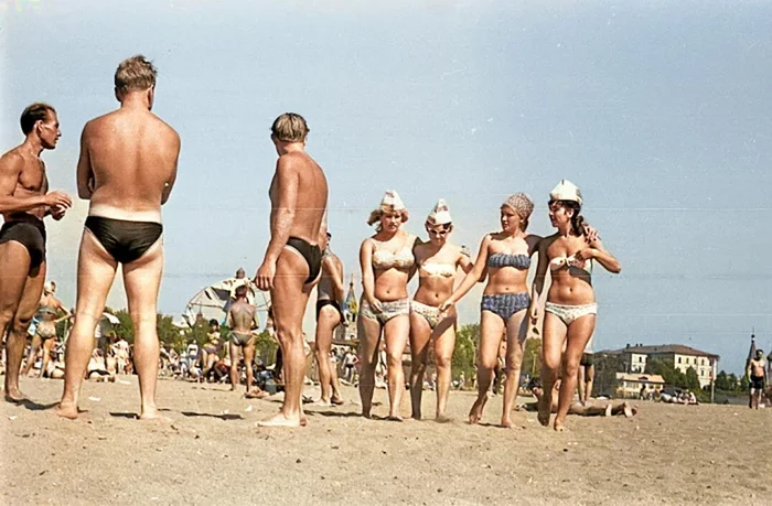 Подборка простых и потрясающих фотографий эпохи СССР. 20 раскрашенных фотографий. Часть XXI Старое фото, 20 век, СССР, Детство в СССР, 60-е, 70-е, 80-е, 50-е, Колоризация, Длиннопост