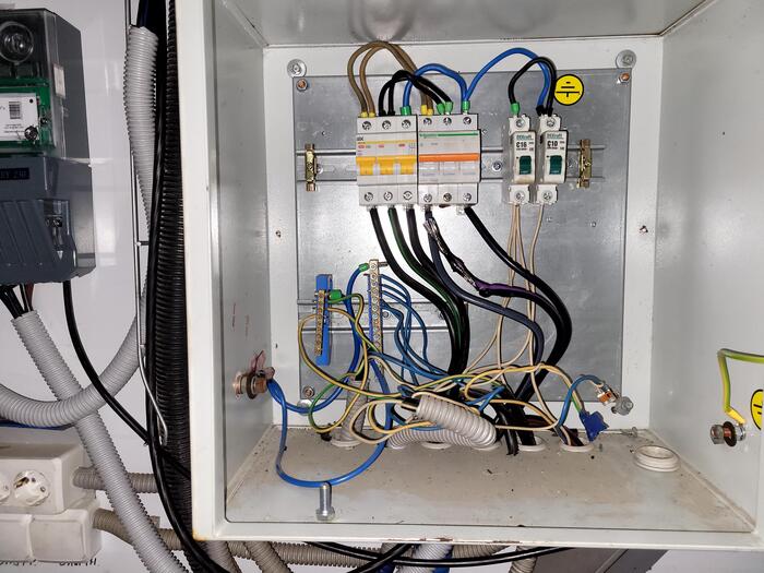 Как электрики чуть не сожгли целый городок