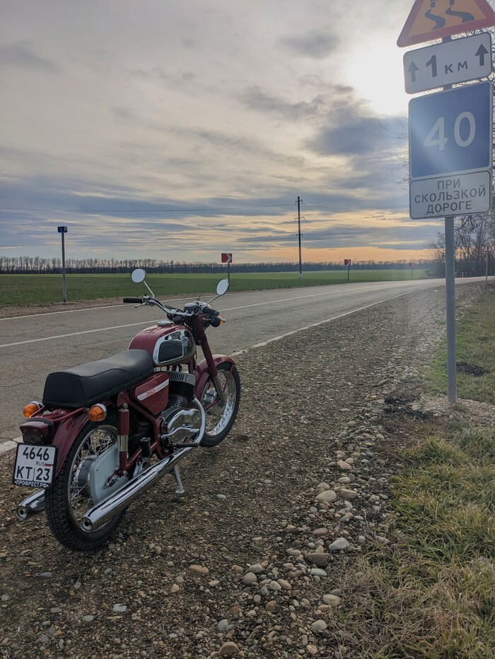 Не экспонат, не антиквар. Аппарат, рожденный ездить по дороге - и даже после реставрации!