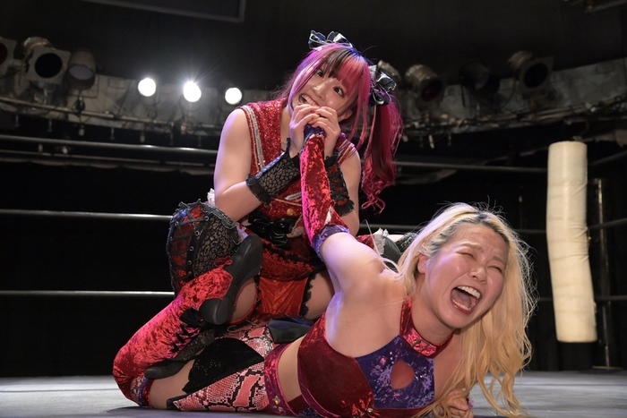 Maki Itoh and Yuki Aino