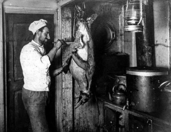 Это вам не амлет на завтрак готовить. Суровые мужики по утрам едят пингвинов