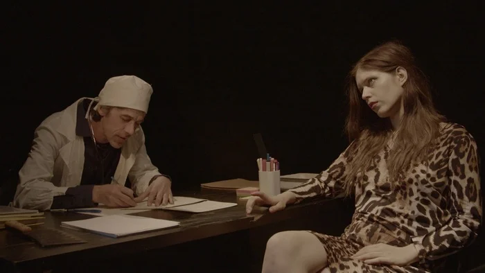 Внутри каракурта (2025) российский независимый трэш хоррор, который уже можно посмотреть Фильмы, Советую посмотреть, Актеры и актрисы, Новости кино и сериалов, Фильмы ужасов, Трэш, Коронавирус, Артхаус, Ужасы, Вертикальное видео, Новинки кино, Российское кино, Животные, Юмор, Домашние животные, Еда, Премьера, Полиция, Медицина, Видео, Видео ВК, Длиннопост