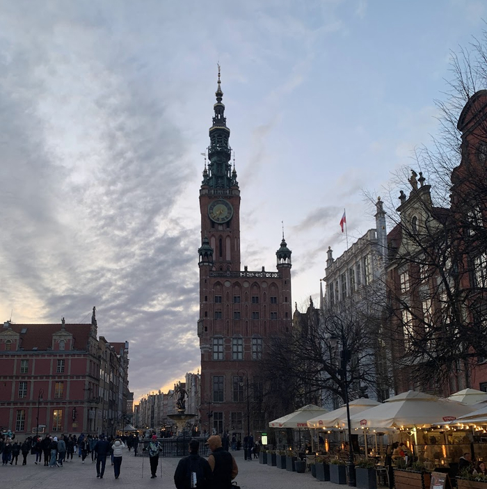 Городская ратуша (вид справа).