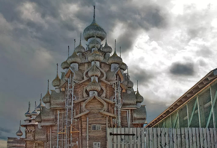 Деревянная церковь в Кижах