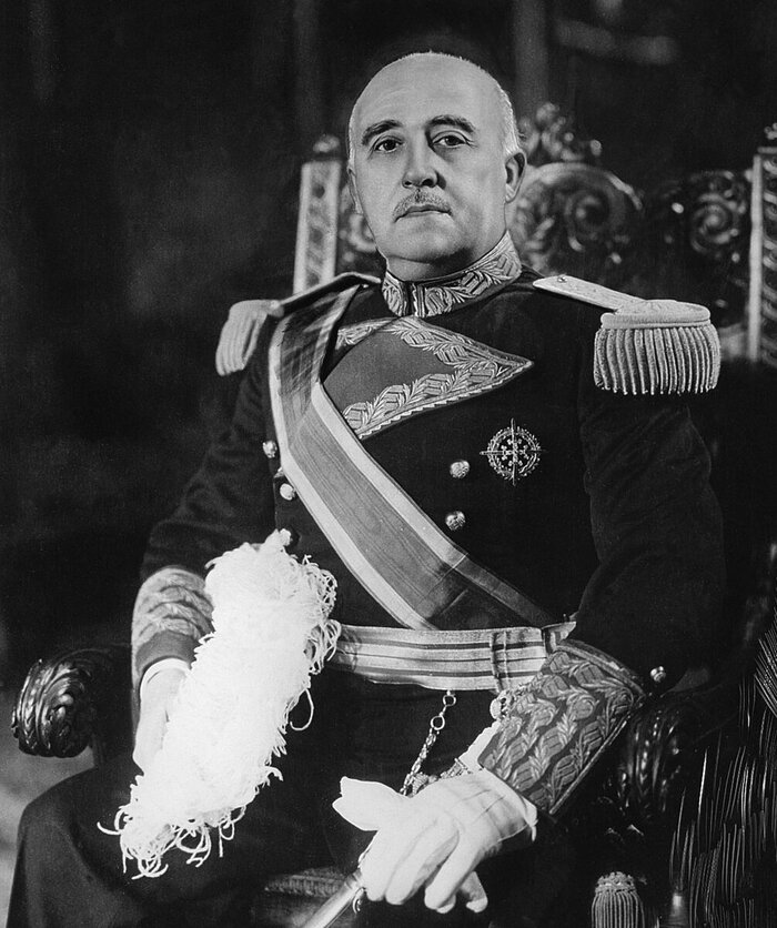 4  1892  - 20  1975 .