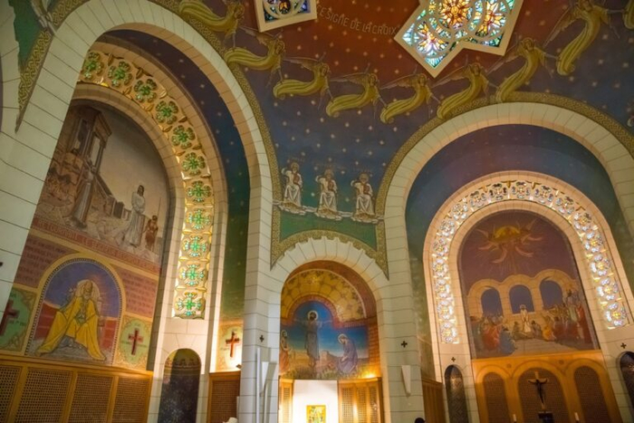     .  maziarz/Shutterstock