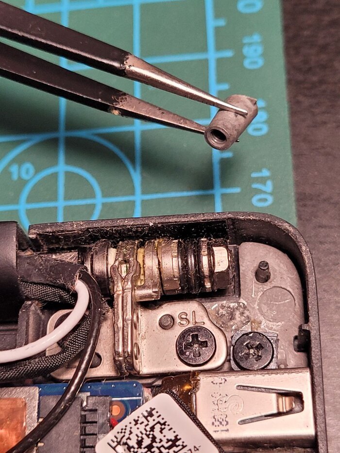 оторванное крепление