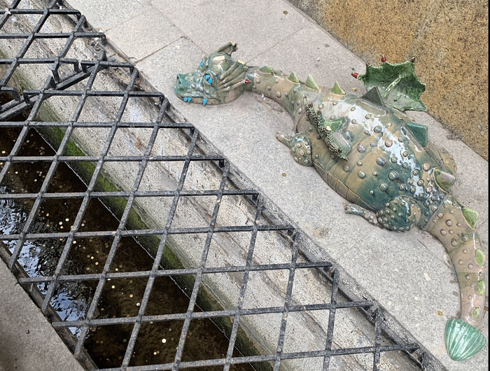 Памятник смоку.