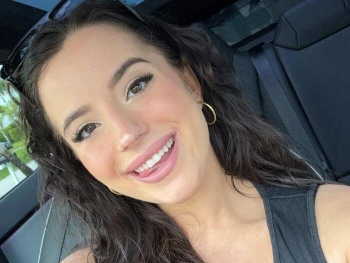 Эшли Сент-Клэр. Кстати, в тексте WSJ упоминается слово «гаремник». Маск-то, похоже, ценитель аниме со стажем!