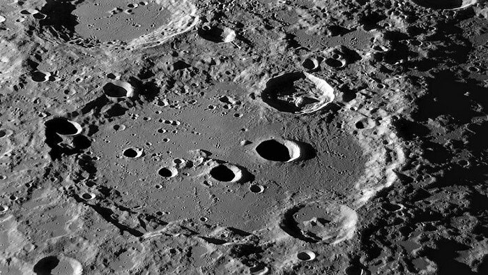 Клавий: гигантский кратер Луны и тайна идеальной спирали