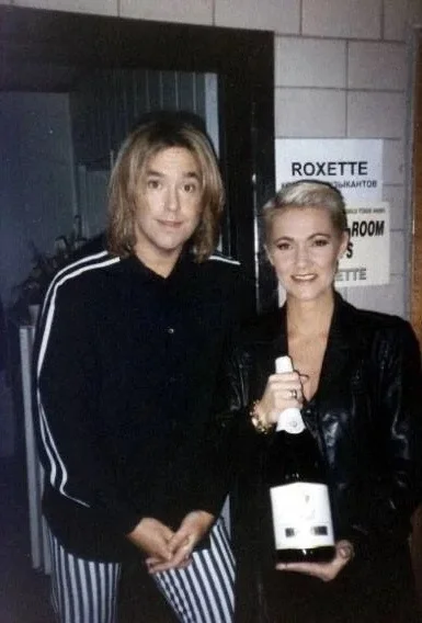 Интересные фотографии 90 -х (часть 113) 90-е, Детство 90-х, Ностальгия, Фотография, Эпоха, Знаменитости, Наоми Кэмпбелл, Roxette, Афганцы, Михей, Фильм Брат, Леня голубков, Группа Отпетые мошенники, Якубович, Кабаре-дуэт «Академия», Подборка, Длиннопост