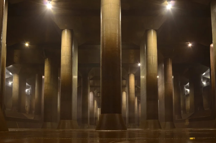 Главный зал противопаводкового токийского коллектора