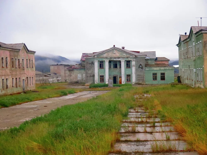 Центральная площадь поселка Иультин