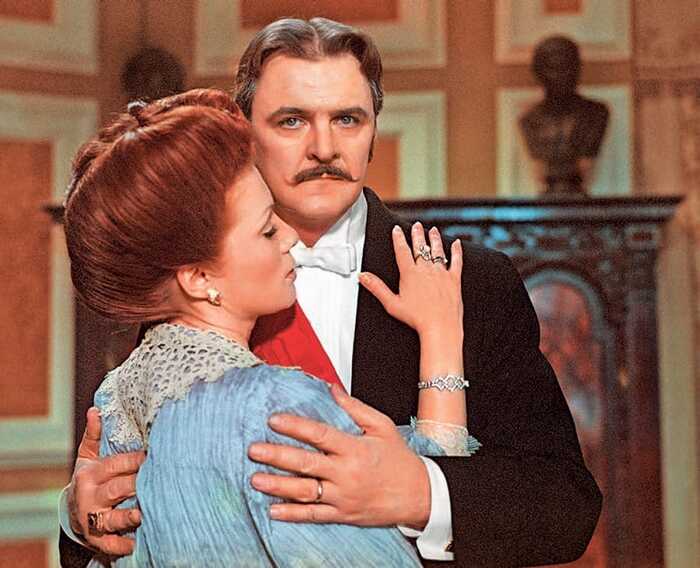 Сэр Роберт Чилтерн - "Идеальный муж" (1980)