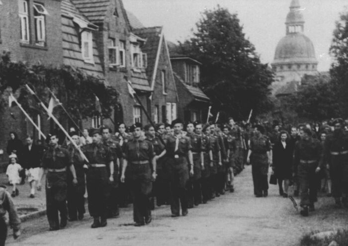     (1945  1948)   , ,  , 