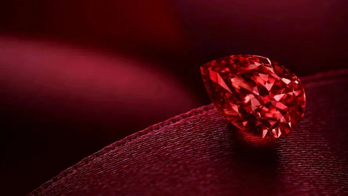 Стоимость одного карата красного алмаза приближается к миллиону долларов