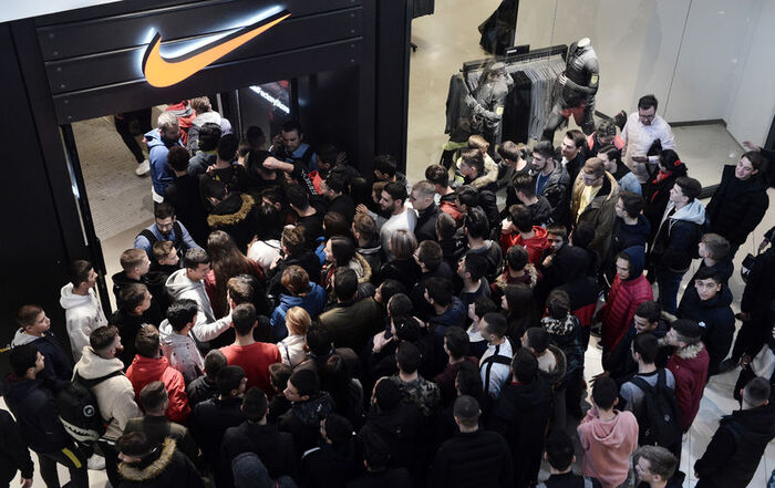 Да и сражение за кроссовки отнимет силы