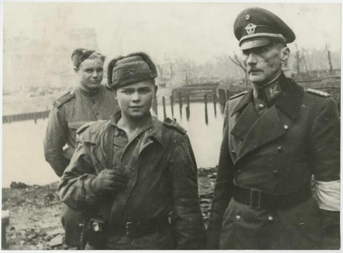 ��������� ����� � ������� ��������� ����������� ������ ������� ������� ���� ����� �������, ������, ��� 1945 �.