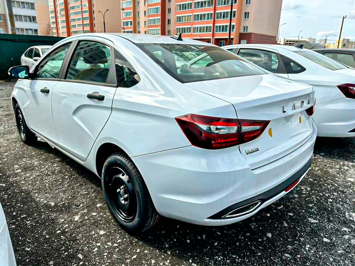 Проверил лично, реально ли сегодня купить базовую Весту за 1,24 млн руб, как в рекламе. Объехал 3 салона Лада и рассказываю Негатив, Лада, Жадность, Авто, Обман, Автомобилисты, Цены, Яндекс Дзен (ссылка), Длиннопост