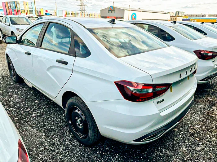 Проверил лично, реально ли сегодня купить базовую Весту за 1,24 млн руб, как в рекламе. Объехал 3 салона Лада и рассказываю Негатив, Лада, Жадность, Авто, Обман, Автомобилисты, Цены, Яндекс Дзен (ссылка), Длиннопост