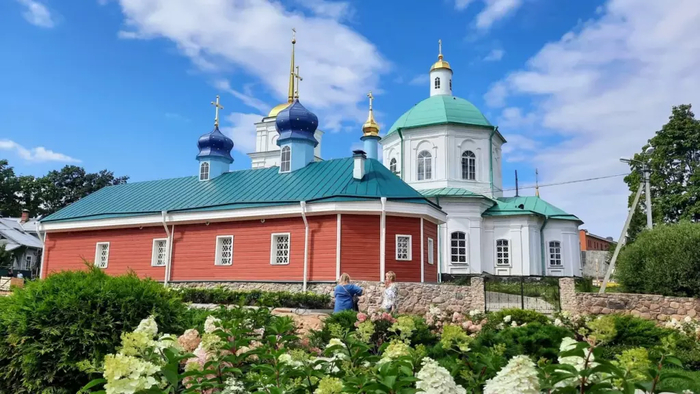 Варваринская церковь в Печорах, посещаемая народом сето