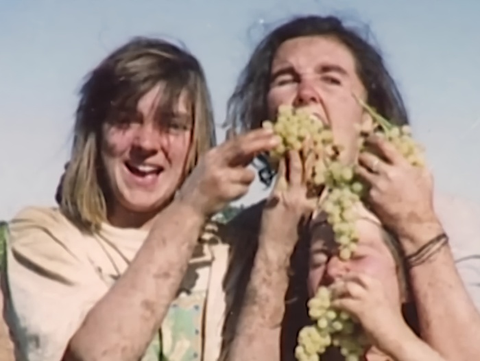 Кэролайн и Джоан.