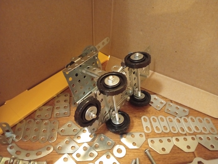 *и куда теперь девать лишние делали и болты?