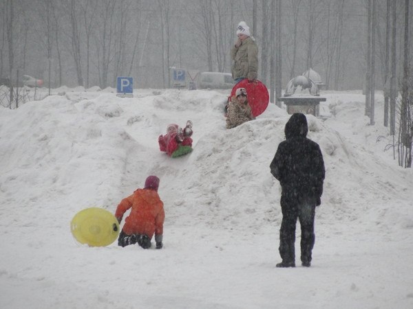 из того времени...горка, где её дети тоже катались, Подмосковье