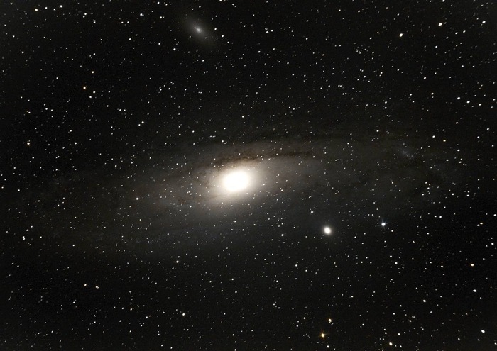 М31 галактика Андромеды, кадр после фоторедакторов (как можно заметить - кадр испорчен)