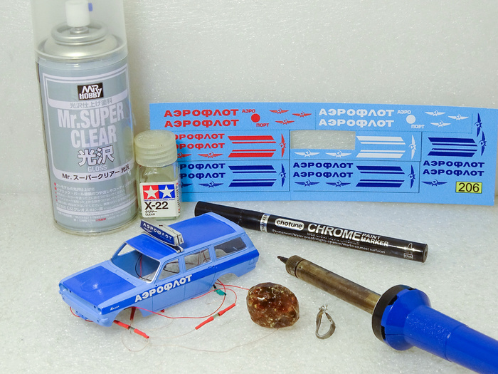 Рис. 7. Работа с кузовом и пайка цепи для создания электрифицированной модели автомобиля сопровождения ГАЗ-2402 «Волга» Аэрофлот