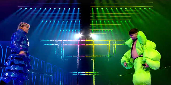 Baby Lasagna - в синем углу, Käärijä - в зеленом