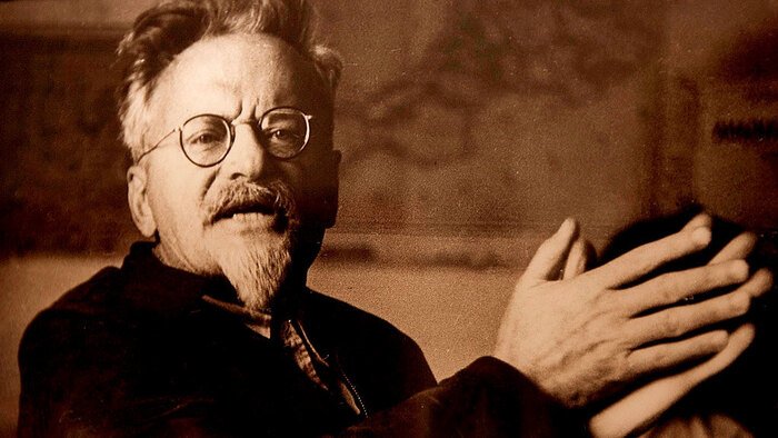 Лев Давидович Троцкий (Бронштейн)