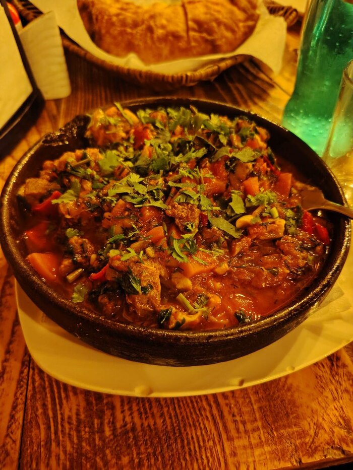 17,5 лари - около 600р