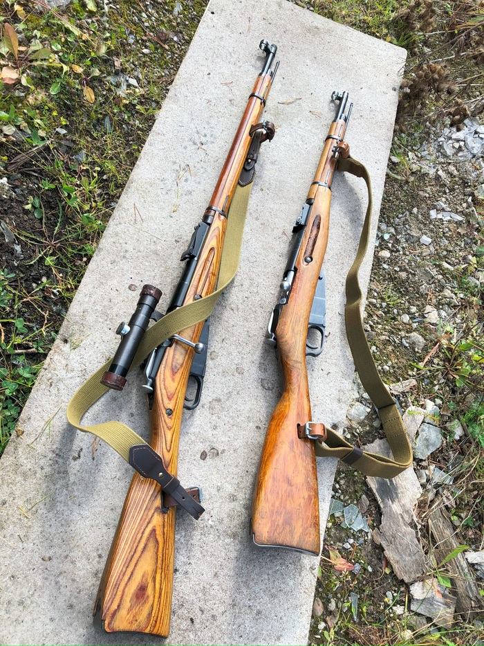 Моя винтовка (а точнее - ружье с ручной перезарядкой) слева. Красотка, правда?