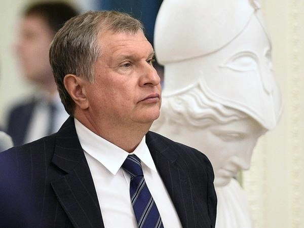 Сечин назвал действия Центробанка и монополий причиной финансовых трудностей «Роснефти»