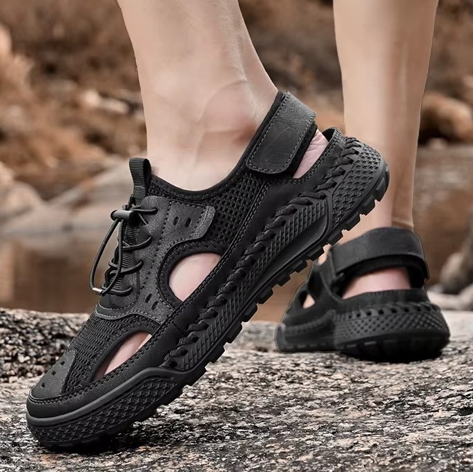 Спортивные сандалии