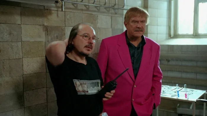 Как проходили съёмки фильма «Жмурки»: закулисные кадры и два десятка любопытных фактов об этой культовой ленте Фото со съемок, Фильмы, Длиннопост, Российское кино Как проходили съёмки фильма «Жмурки»: закулисные кадры и два десятка любопытных фактов об этой культовой ленте Фото со съемок, Фильмы, Длиннопост, Российское кино