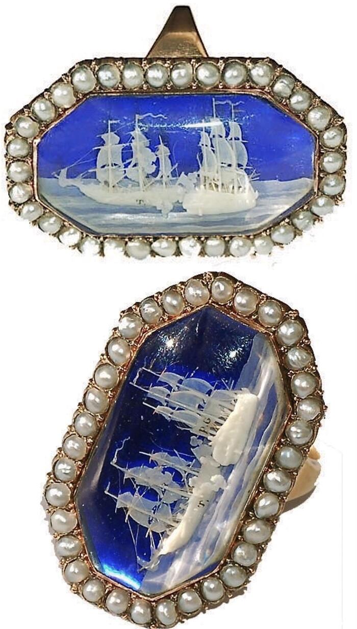 Кольцо из высококаратного золота, с виртуозной микрорезьбой по слоновой кости, изображающую военные корабли, участвующие в битве. Около 1798 -1800 гг.