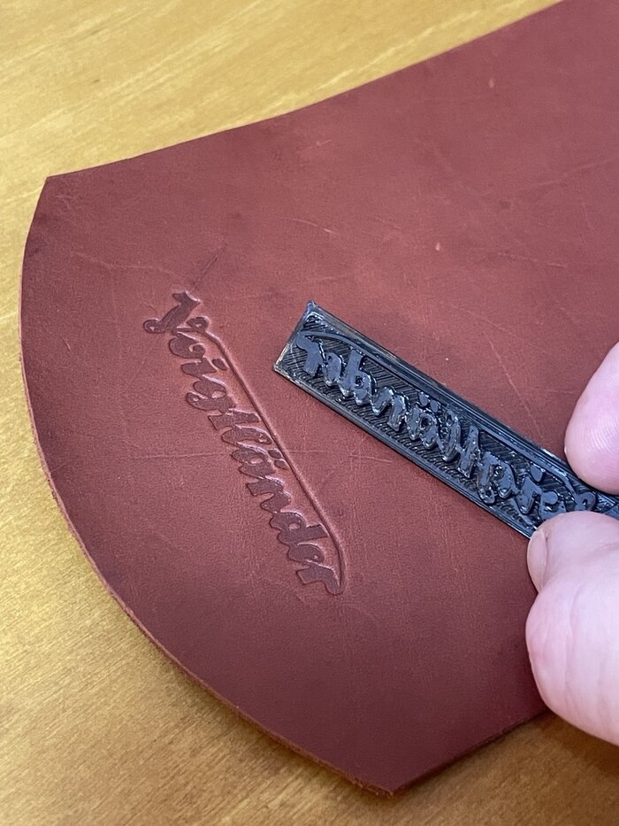 В целом я даже не ожидал что получится так, размер надписи на грани возможностей принтера.