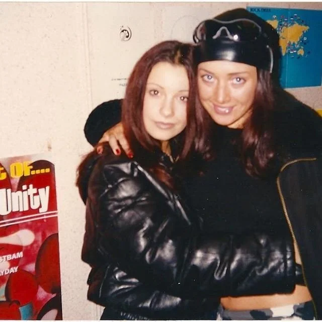 Интересные фотографии 90 -х (часть 115) 90-е, Детство 90-х, Ностальгия, Знаменитости, Эпоха, Фотография, Нонна Мордюкова, Римма Маркова, Modern Talking, Иван Демидов, Леонид Куравлев, Михаил Пуговкин, Юрий Яковлев, Старые песни о главном, Юрий Хой, Жанна Фриске, Чак Норрис, Джуна Давиташвили, Юрий Гагарин, Линда, Длиннопост